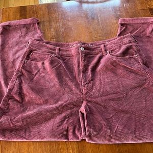 American eagle corduroy mom jean size 22.